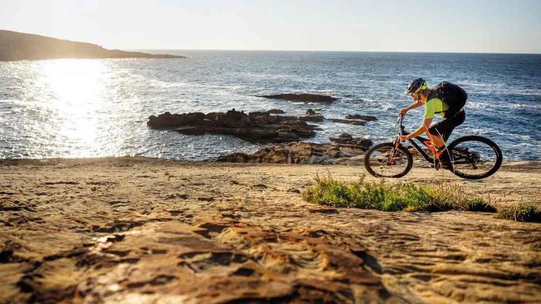 Grüne Welle: Trailsurfen im Golf von Biskaya