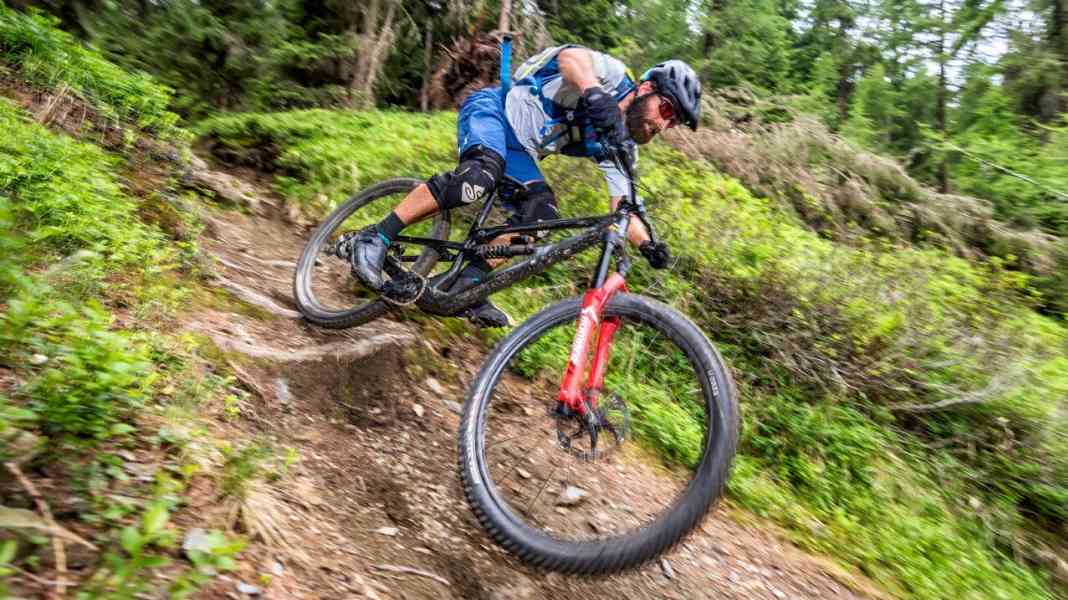 Two new carbon bikes from Switzerland