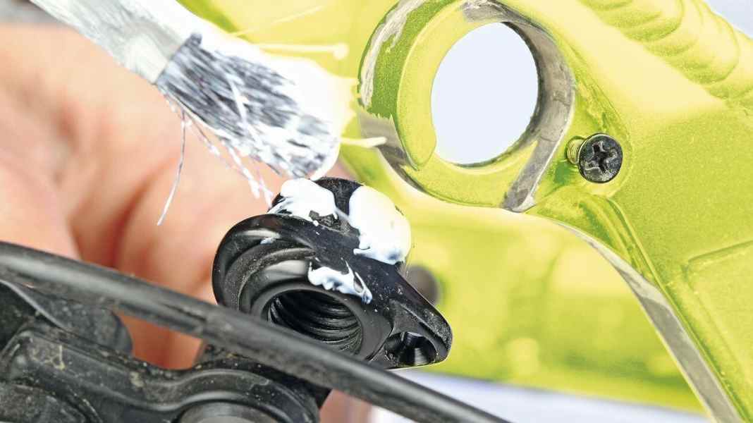 So beseitigen Sie Geräusche an Rahmen und Laufrädern