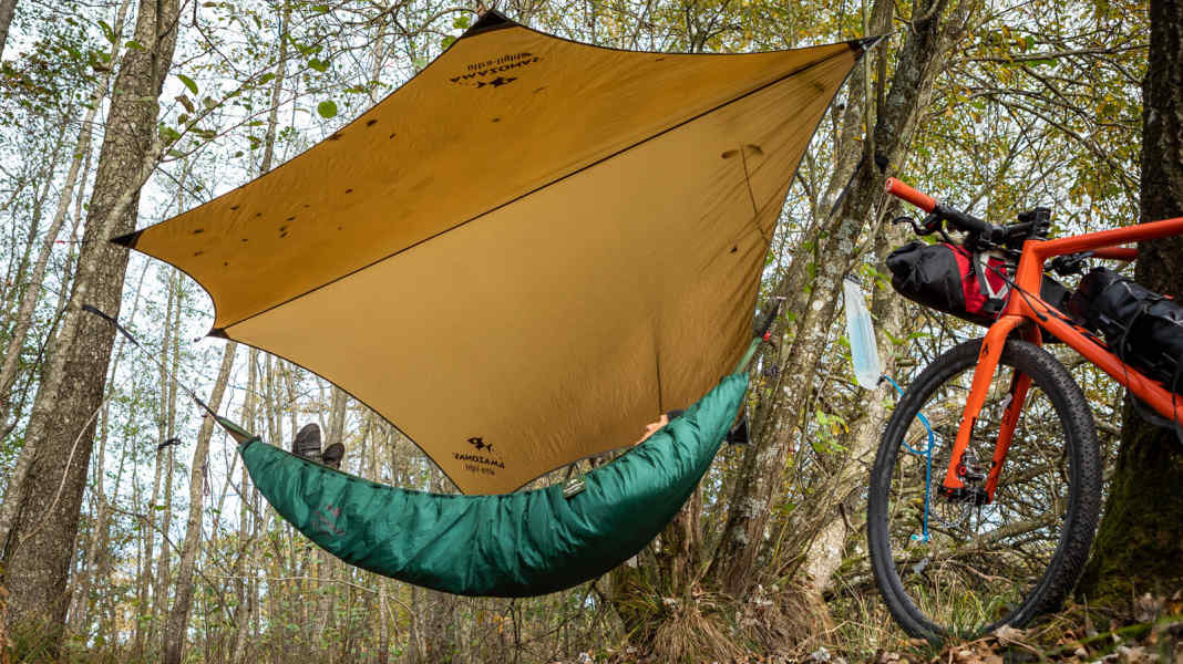 Locker abhängen im Bike-Camp