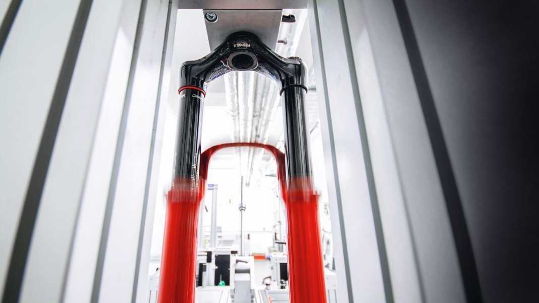 Crumple zone: 21 MTB forks in laboratory and practical tests