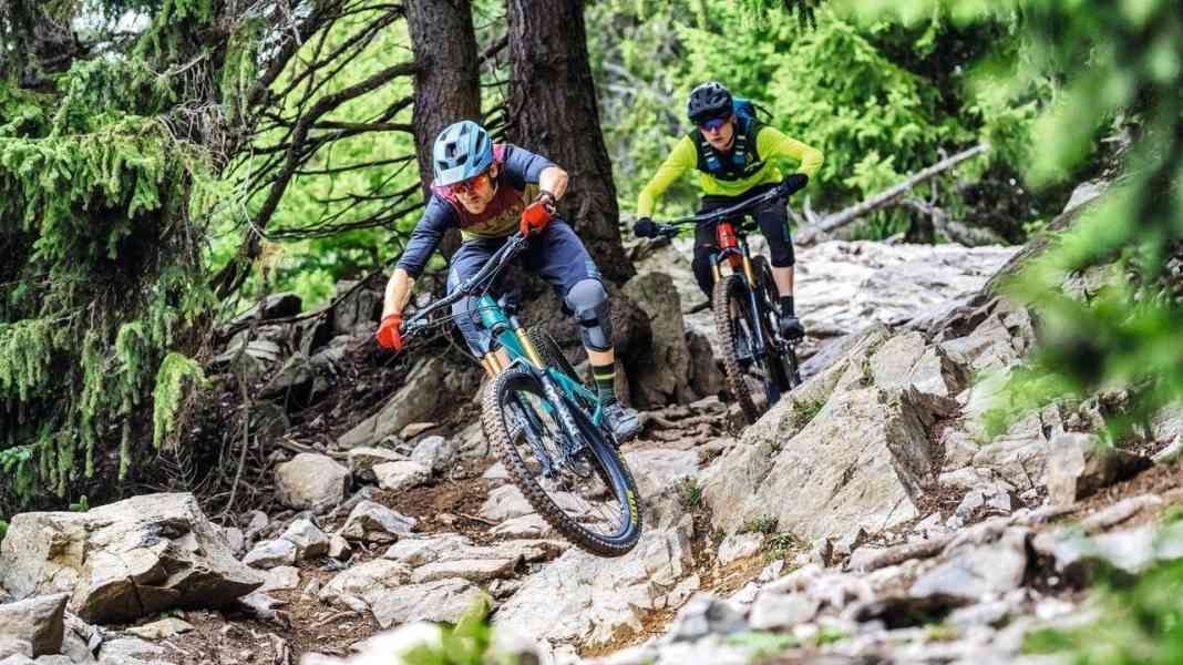 8 high-end enduro bikes with up to 170 mm travel compared