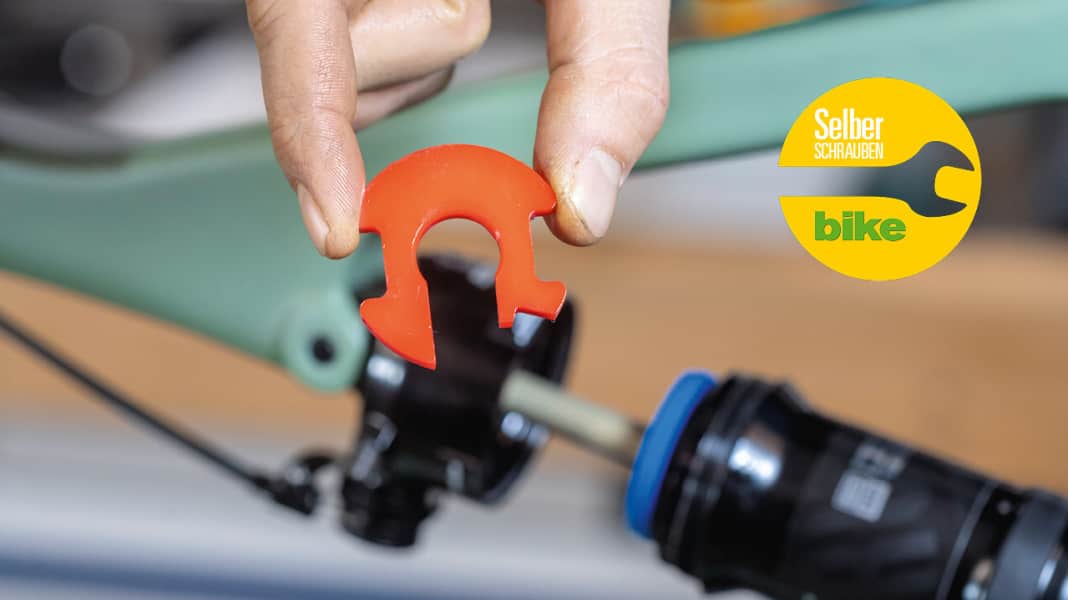 Volumen-Spacer am MTB-Dämpfer verbauen – Anleitung