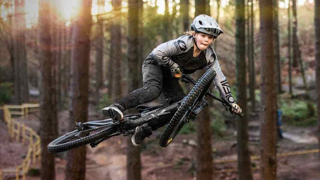 Jeffsy 24 und 26: AM-Fullys für Nachwuchs-Shredder