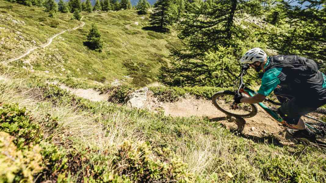 360 degree panorama: Punta Chaligne Supertrail