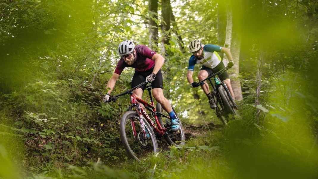 Duel: Specialized Epic S-Works vs. Cannondale Scalpel
