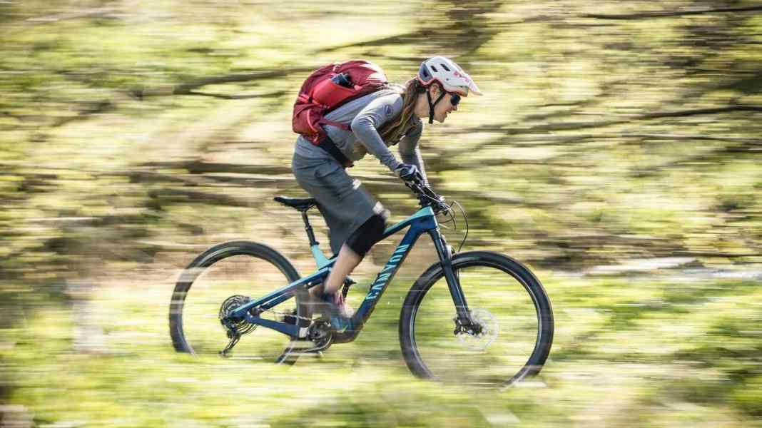 Big round: 8 touring backpacks in comparison