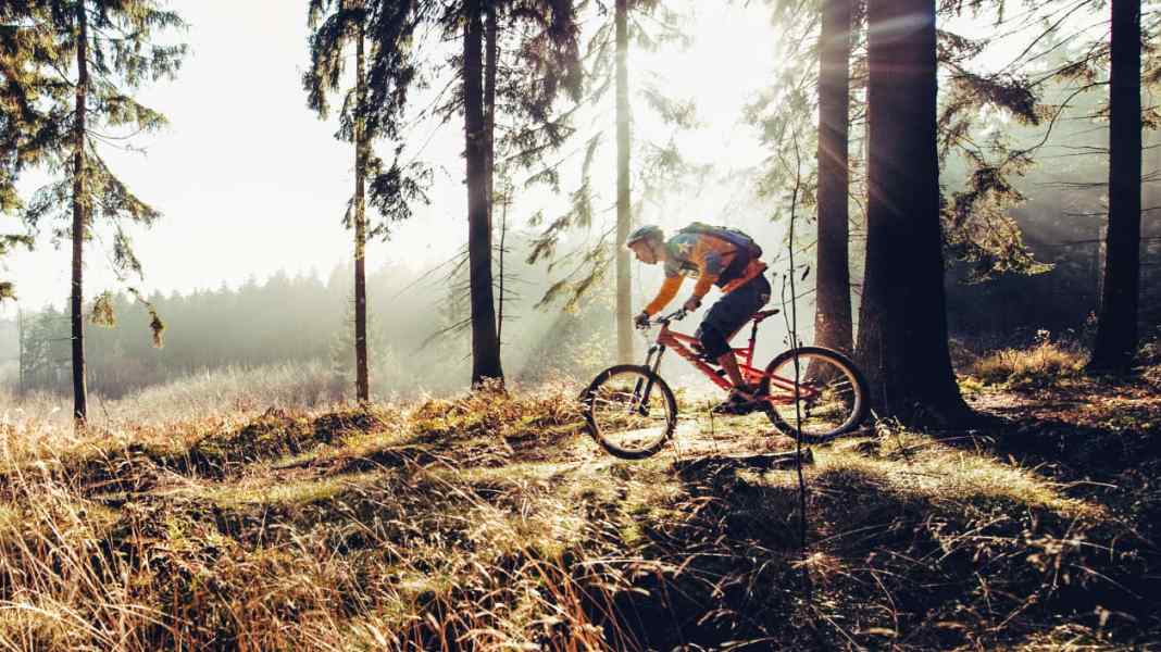 These 6 mountain bike trails are usually dry even in winter!