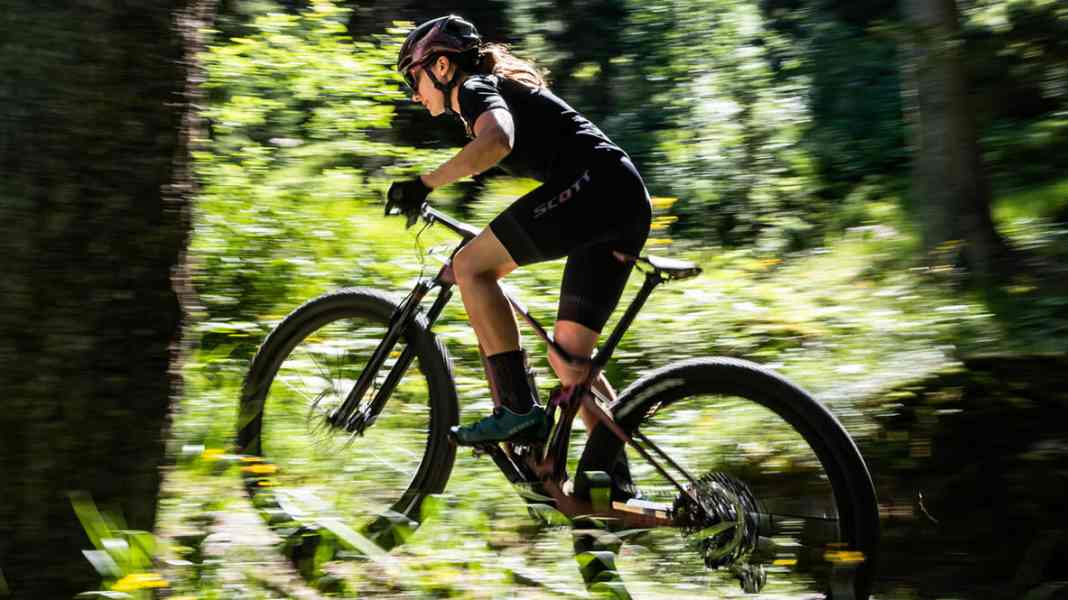 Scott Contessa: Bikes and accessories in nitro purple