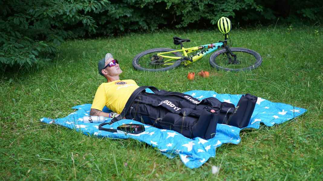 Always stay relaxed with the battery massage trousers