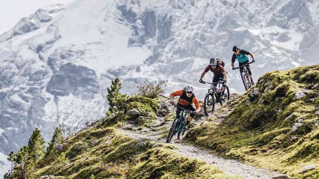 Preisknaller: All-Mountain-Bikes um 3000 Euro im Test