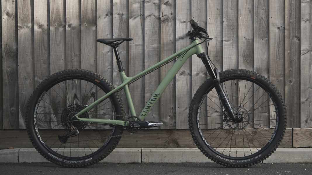 Stoic: Günstiges Trail-Hardtail für junge Shredder