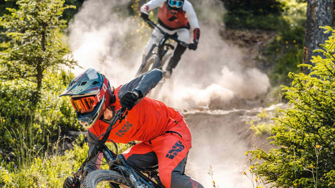 Trail bike duel: Canyon Spectral vs Giant Trance X