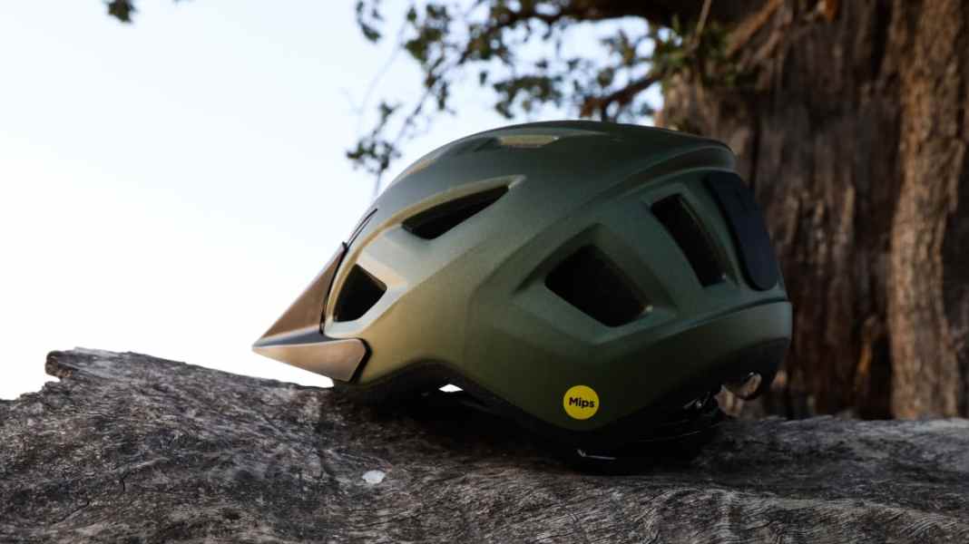 Giant bringt günstigen MIPS-Helm
