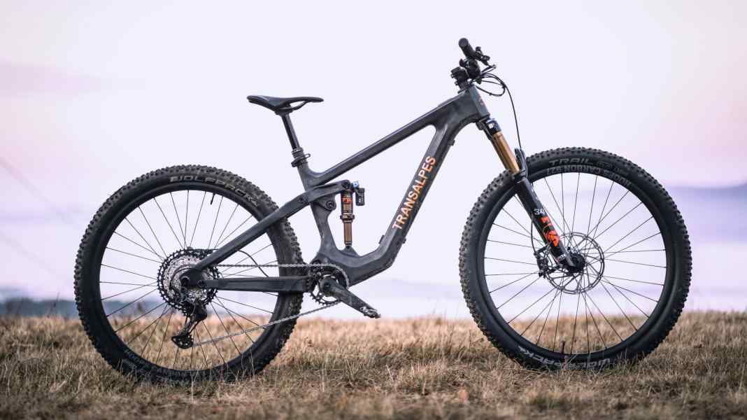 Silent Running: Light-E-MTB Transalpes E1 in a practical test