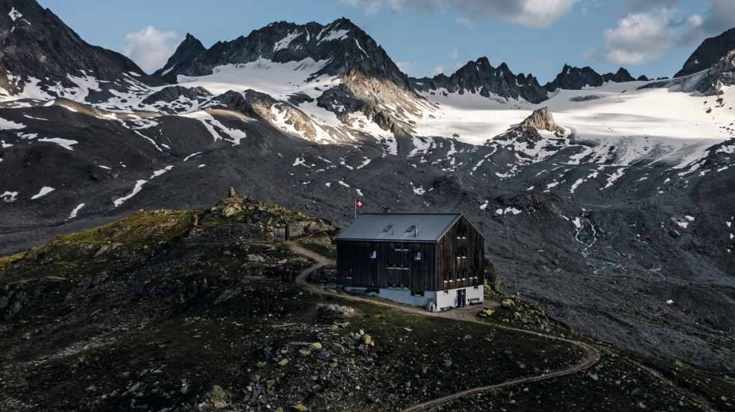 High above Davos: 2-day e-MTB tour to the Kesch Hut