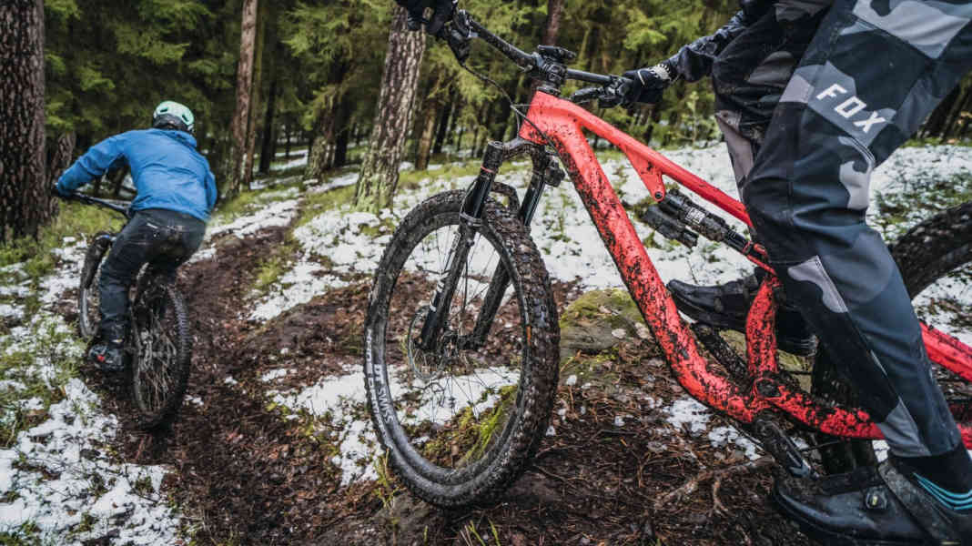 Fox Live Valve vs Rockshox Flight Attendant: E-suspensions in comparison