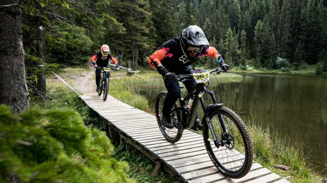 Start of registration for the 3-country enduro in Nauders