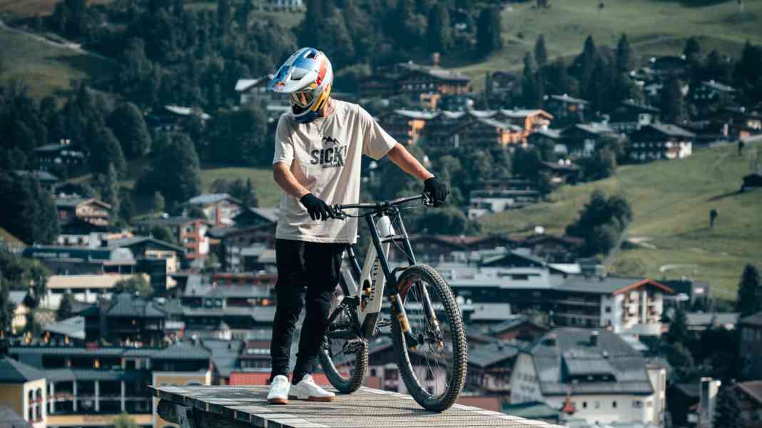 Win a SICK Series bike outfit