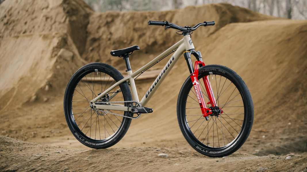 Propain hebt ab: Neues Dirtbike "Trickshot"