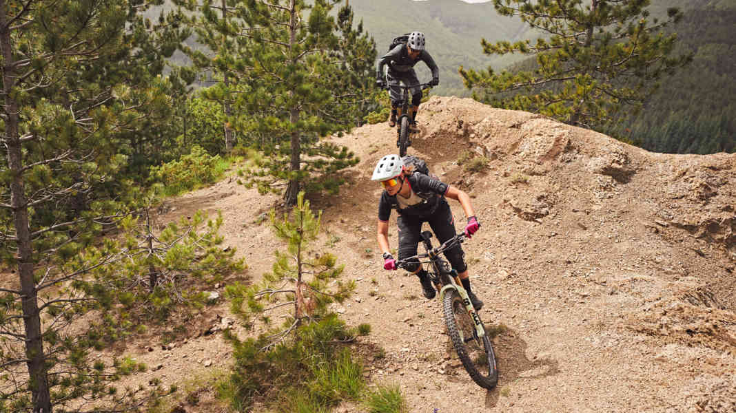 Video: With Steffi Marth and Max Schumann through the Apennines