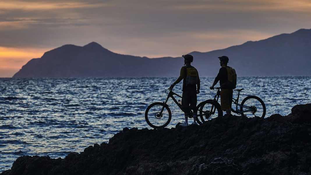 Bike & Boat: the best trail spots in the Aegean