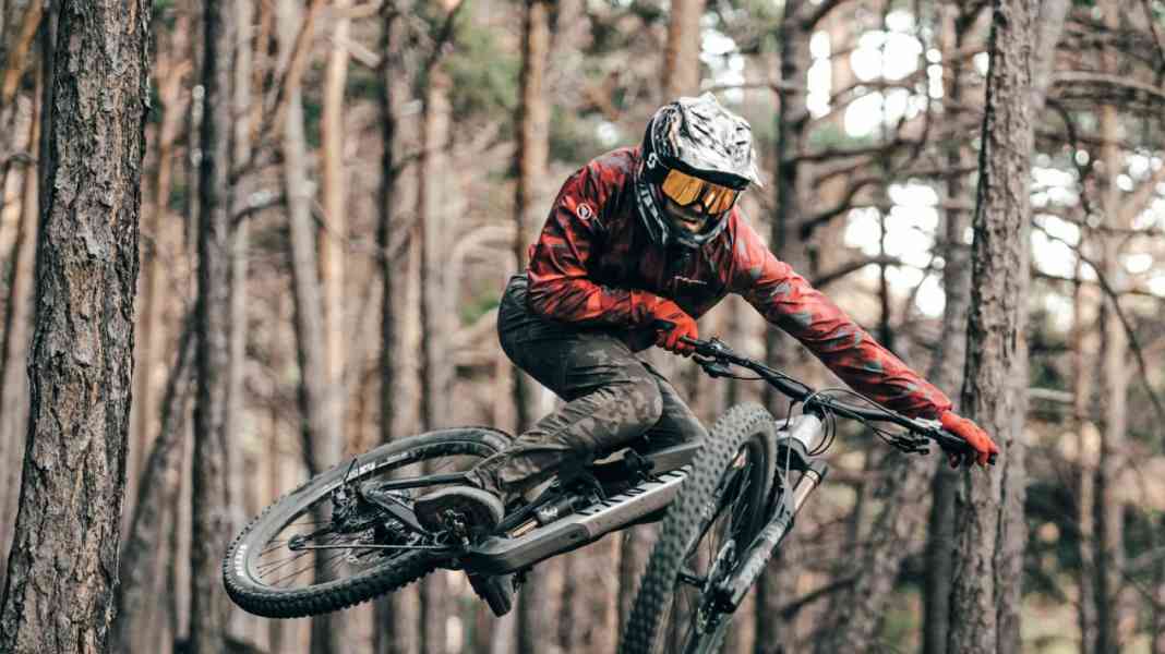 Soooo Enduro: Canyon Strive CFR on test