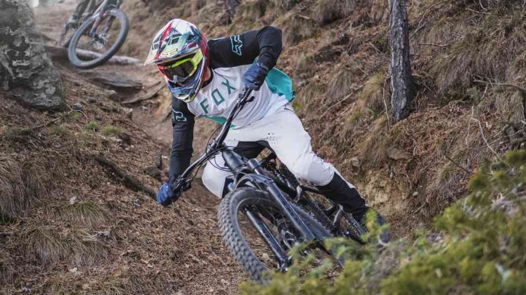 New kids on the rocks: 6 enduro bikes in 2 price categories put to the test