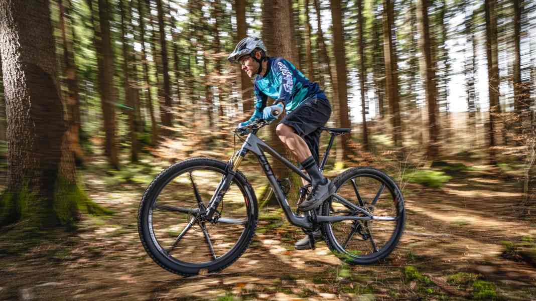 Down-Country-Geschoss: Last Celos im Test