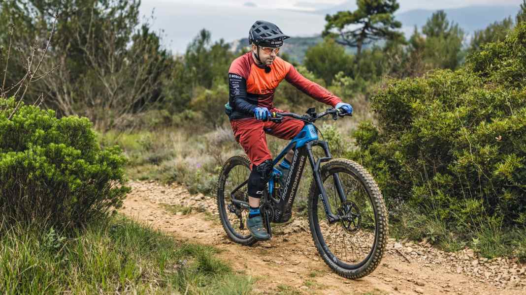 How to: EMTB uphill riding technique #2 - Basic technique