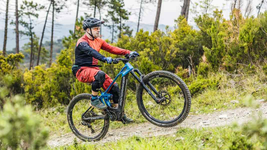 How to: EMTB Uphill Riding Technique #3 - Steep Uphill & Uphill Wheelie