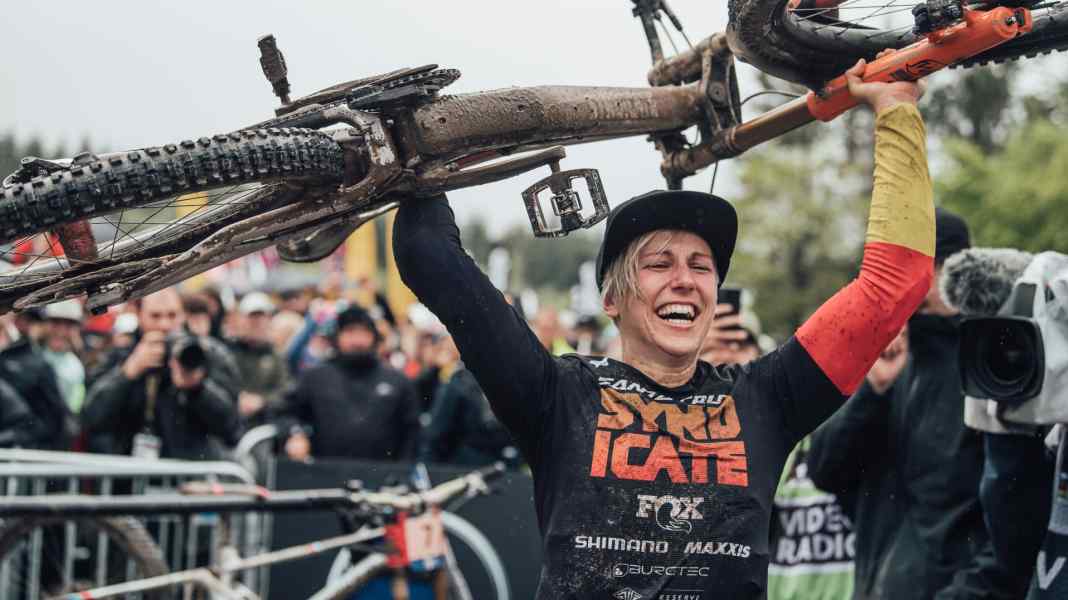 Nina Hoffmann and Amaury Pierron win in Scotland