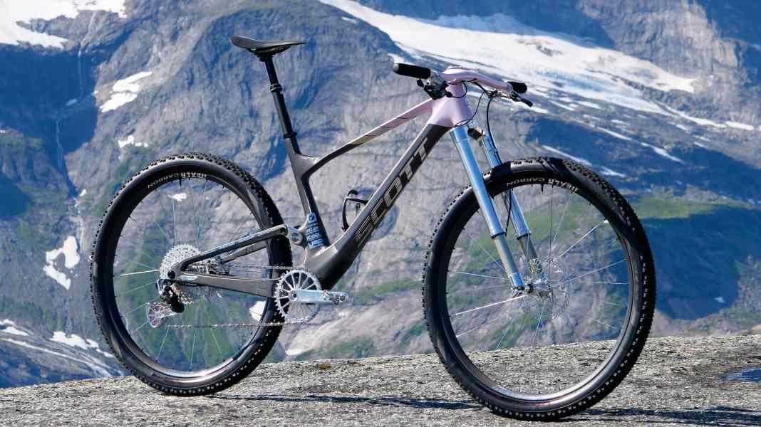 Dangerholm Spark RC Hypersonic - a dream in carbon and ... Pink!