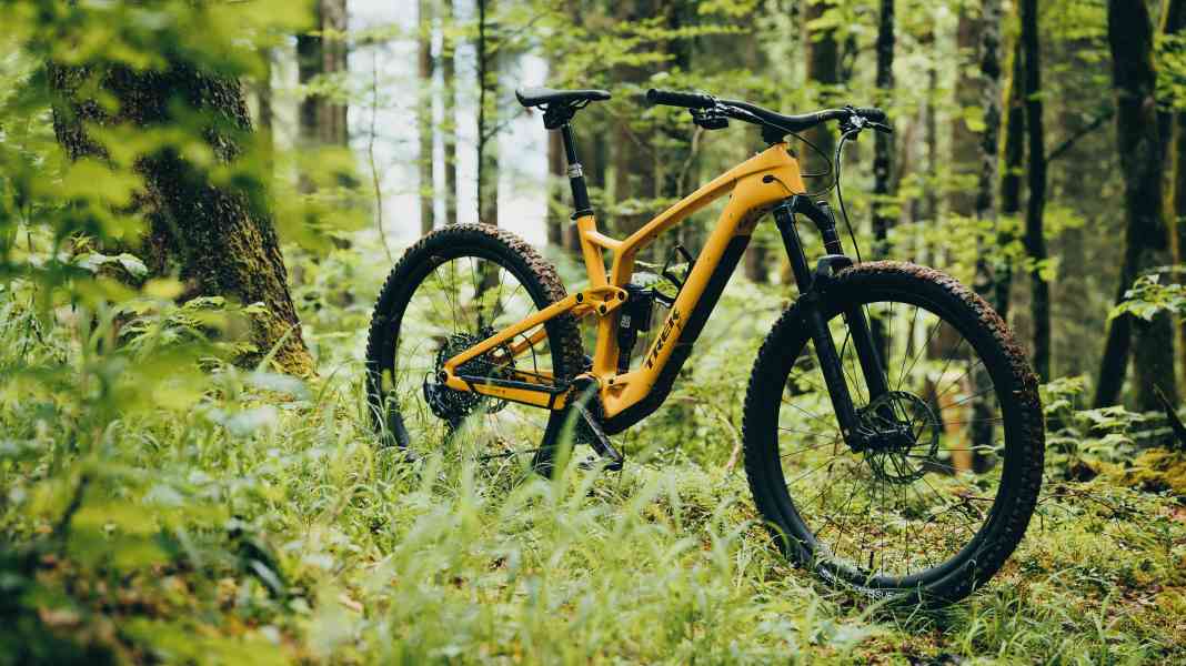Trek Fuel EXe: New e-mountainbike on a whisper course