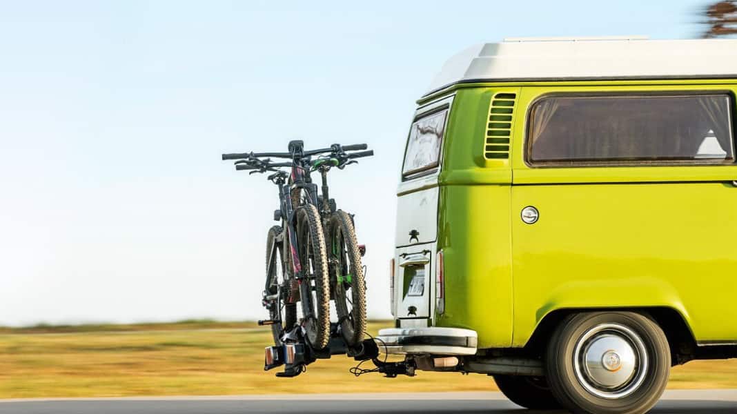 Bicycle transport in Italy: What about the mandatory warning sign?