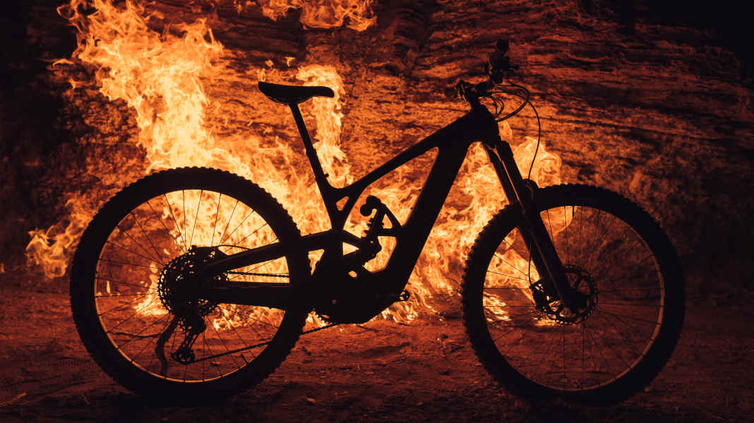 Premiere des Bösen: E-Bike Evil Epocalypse