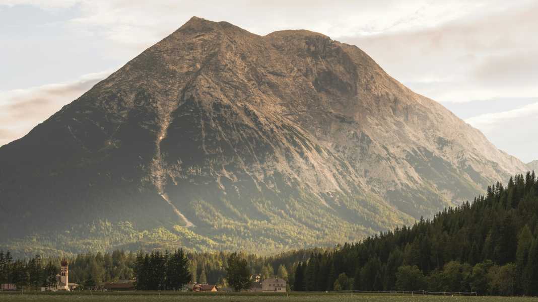 Witnesses wanted in Tyrol: Hiker hits mountain biker - trouble on the mountain