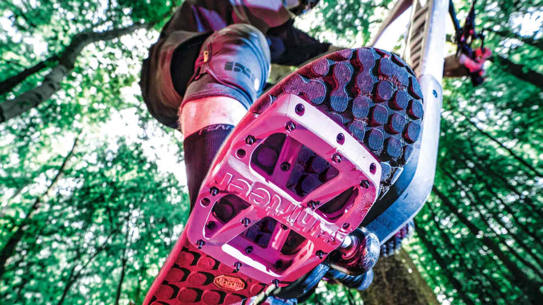 Test MTB-Pedale 2022: Zehn Flatpedals aus Kunststoff im Vergleich