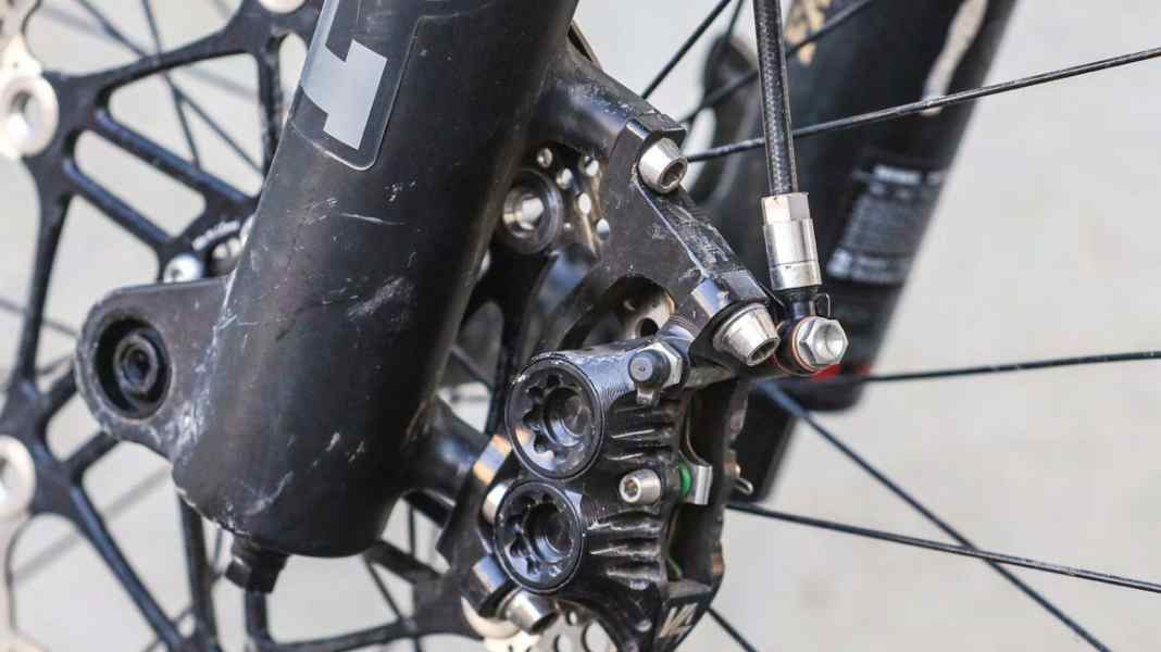 Test Hope Tech 4 V4: 50000 Tiefenmeter: Hopes Enduro-Bremse im Härtetest