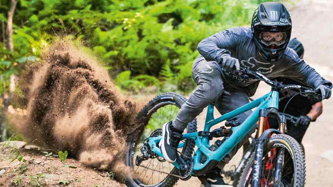 Mountain bike riding technique: The Braap Turn with Ethan Nell