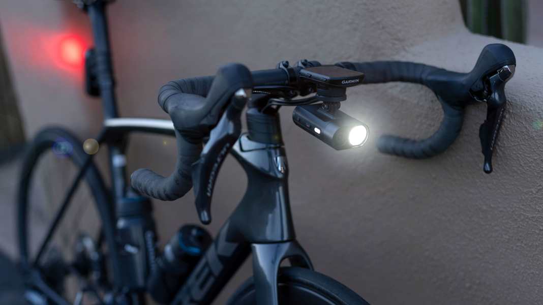 Dashcam for bikes: Garmin Varia Vue bike light with integrated 4K camera