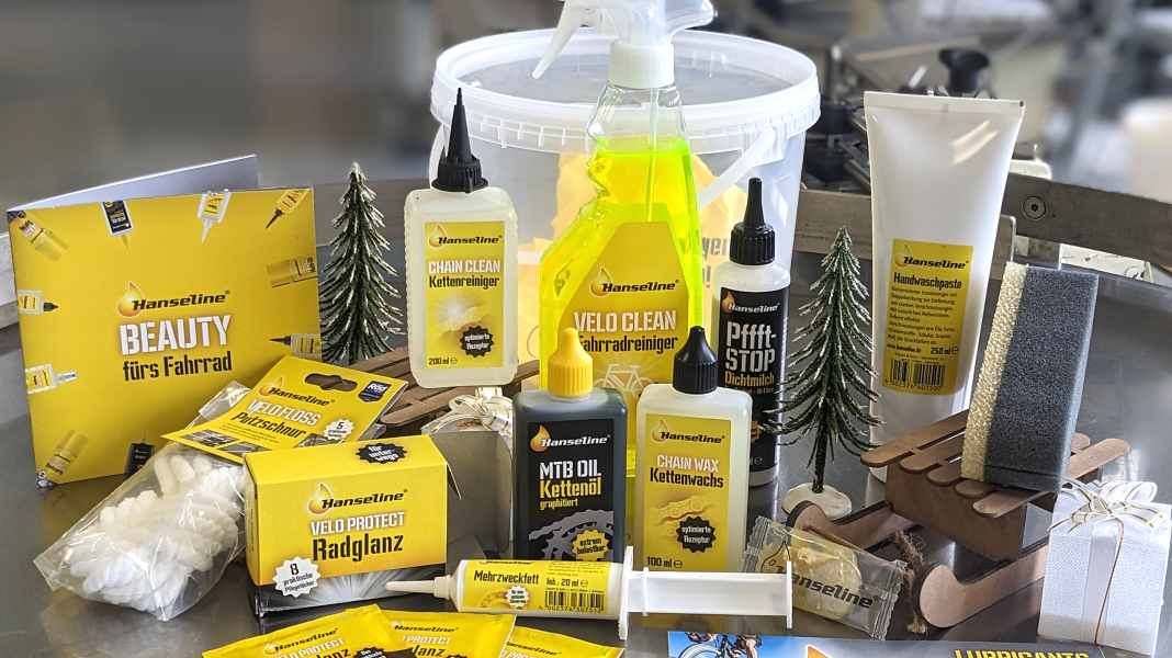 16th advent calendar door: Hanseline - Bicycle care set