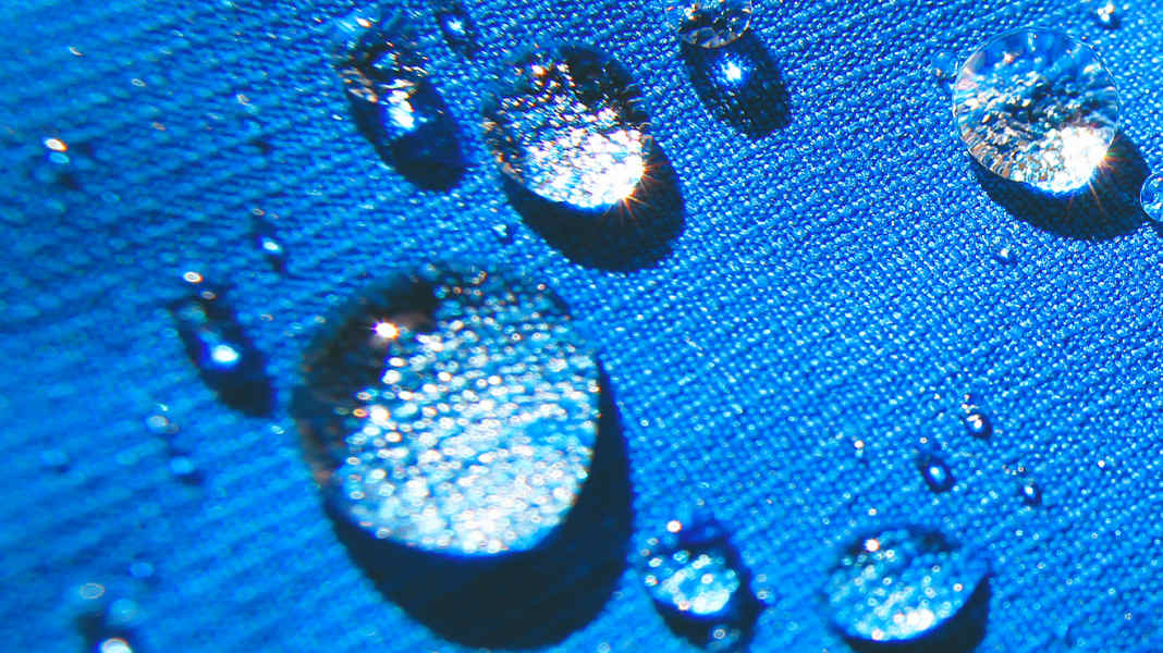 Waterproofing your jacket: how to keep rain jackets waterproof in autumn and winter