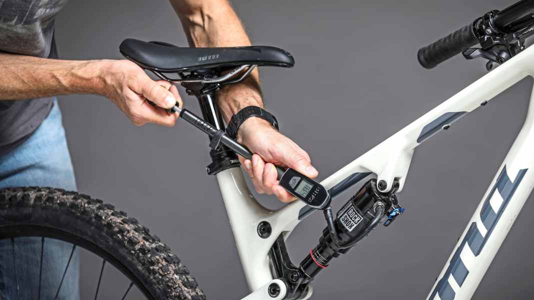 Live tutorial on 22.4.26: Adjusting MTB forks and shocks like the pros