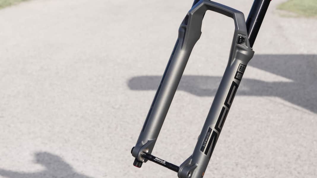 Test Rockshox ZEB Ultimate: Diese Enduro-Gabel ist ein Dampfhammer!