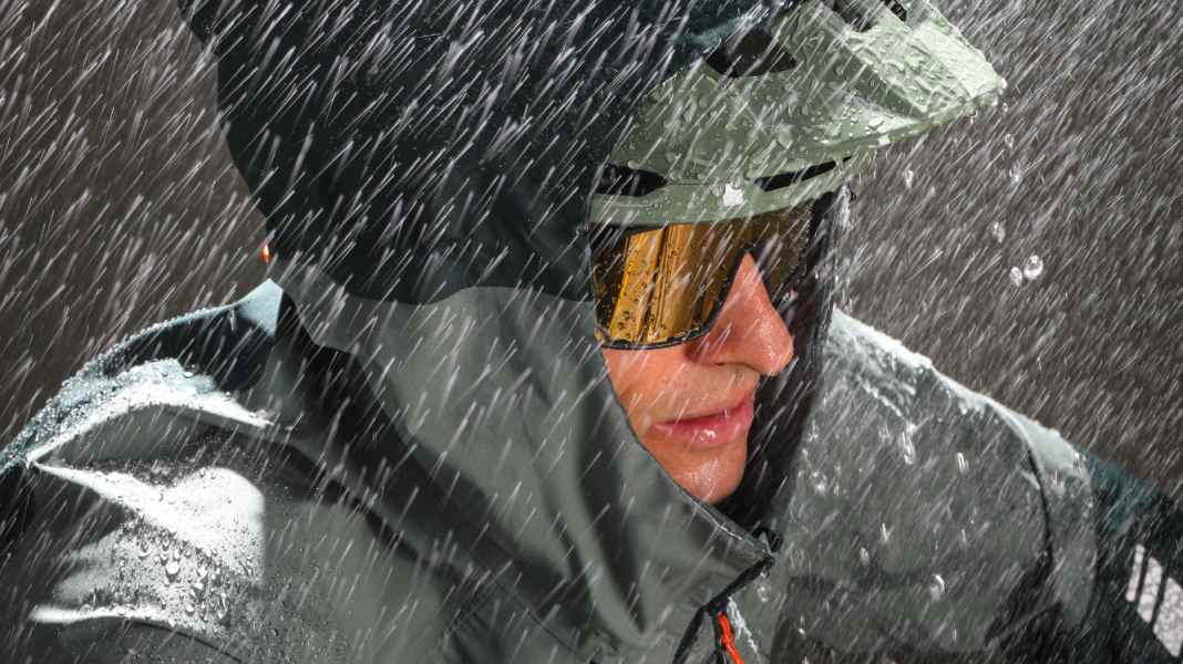 Stay dry: What mountain bikers need to know about rain jackets