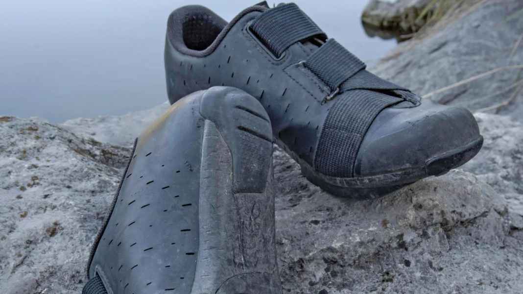 MTB-Schuhe für den Gravel-Einsatz: Fizik Terra Powerstrap X4 im Dauertest