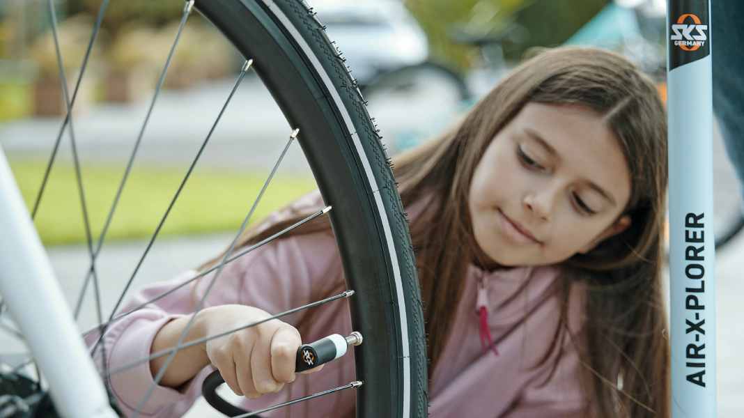 Pumping made easy - with the SKS CLIK TEC pump head