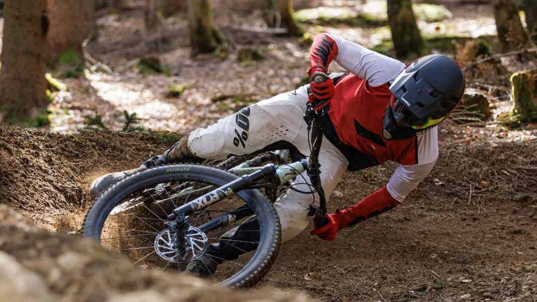 Specialized Status 160 im Test: Mehr Freeride-Bike oder doch Enduro?