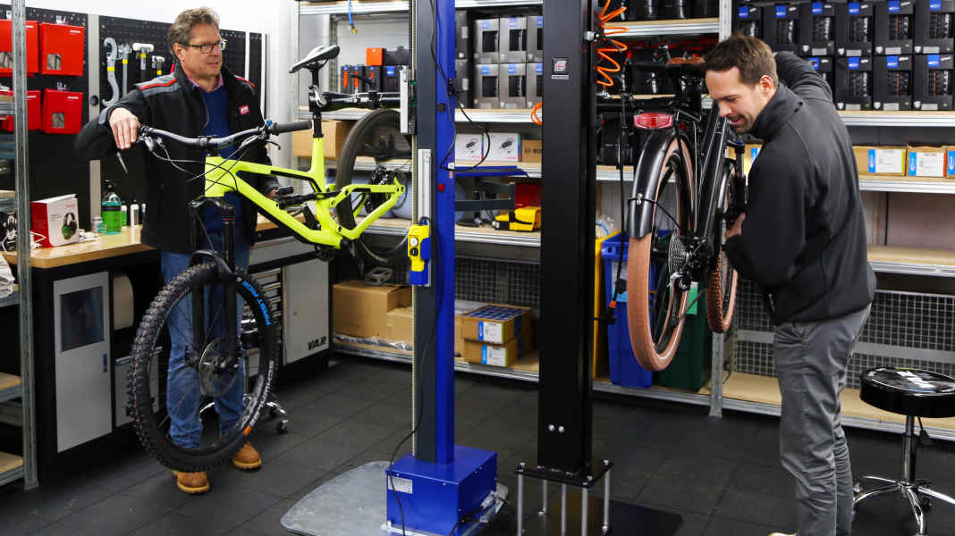 Kooperation mit Fahrrad.de: ATU startet Fahrradservice in München